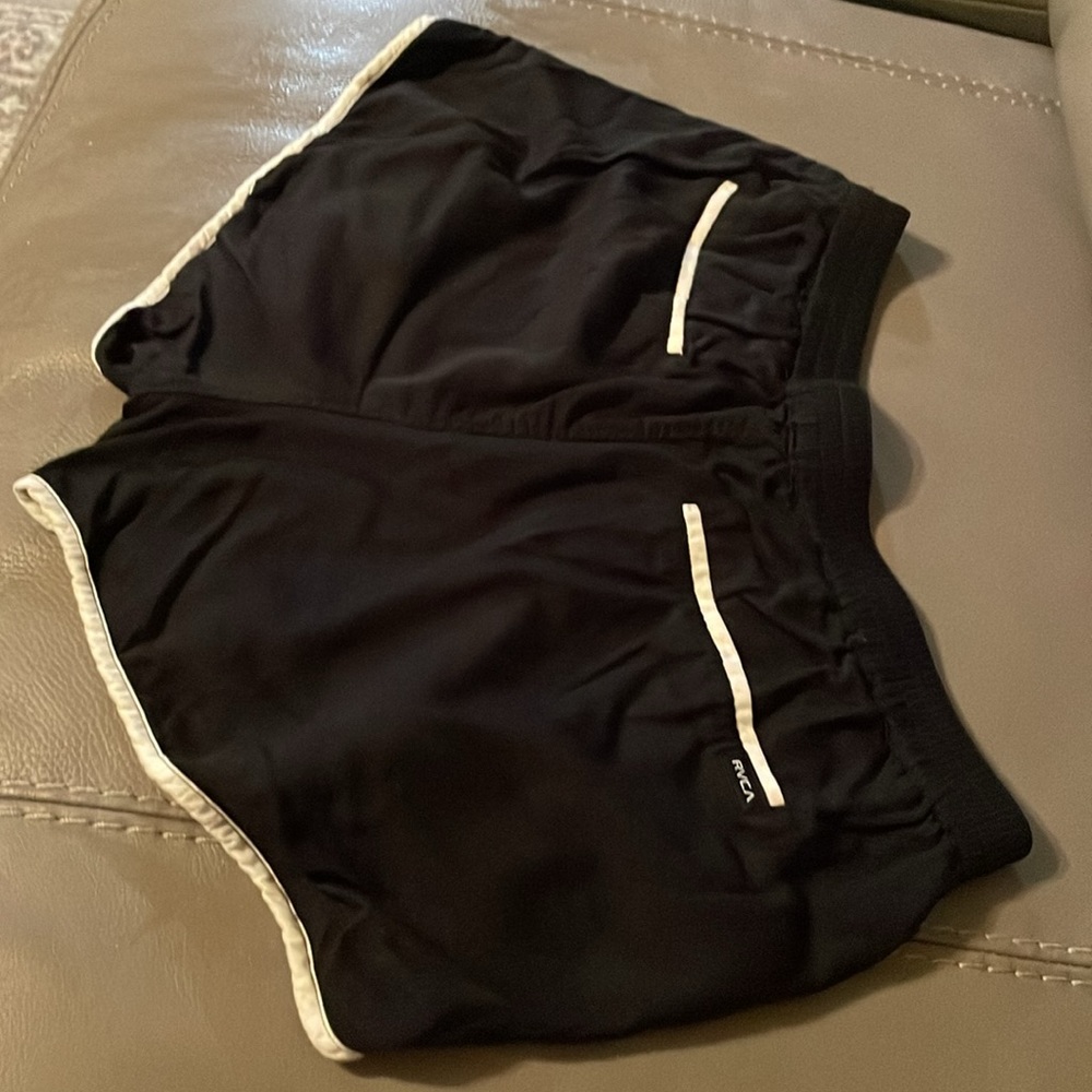 RVCA  High Slits Shorts. - Picture 4 of 6